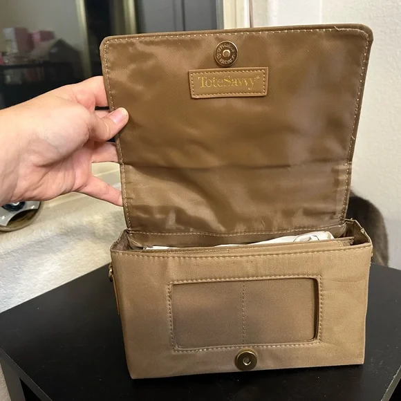 ToteSavvy Crossbody Diaper Bag Tan Brown Nylon Diaper Clutch with Changing Mat - Picture 3 of 6